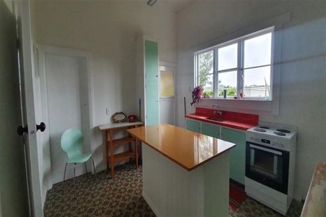 Photo of property in 3 Alma Road, Gonville, Whanganui, 4501