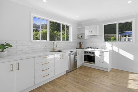 Photo of property in 117 Horoeka Street, Stokes Valley, Lower Hutt, 5019