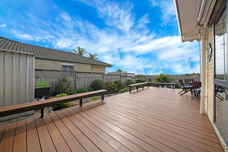 Photo of property in 15 Summerland Drive, Henderson, Auckland, 0612