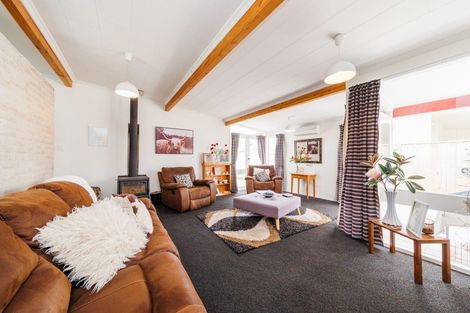 Photo of property in 1 Chilton Grove, Hokowhitu, Palmerston North, 4410