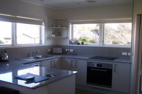 Photo of property in 7 Seymour Road, Mellons Bay, Auckland, 2014