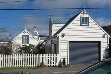 Photo of property in 17 Parkvale Road, Karori, Wellington, 6012