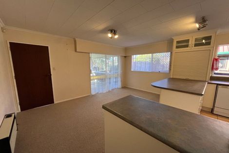 Photo of property in 1 Guernsey Place, Fitzherbert, Palmerston North, 4410