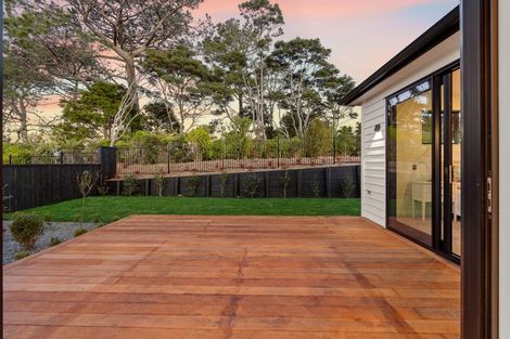 Photo of property in 36 Skulander Crescent, Orewa, 0931