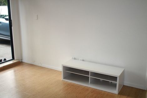 Photo of property in 2/26 Unsworth Drive, Unsworth Heights, Auckland, 0632