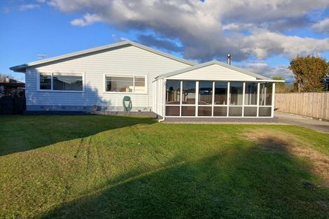 Photo of property in 7 Harlech Street, Levin, 5510