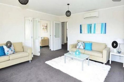 Photo of property in 91c Wade River Road, Stanmore Bay, Whangaparaoa, 0932