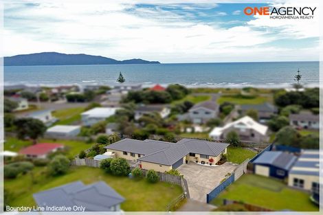 Photo of property in 14 Adrian Grove, Waikanae Beach, Waikanae, 5036