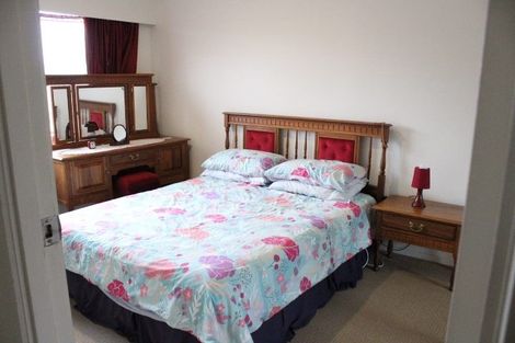 Photo of property in 1/53 Butley Drive, Farm Cove, Auckland, 2012