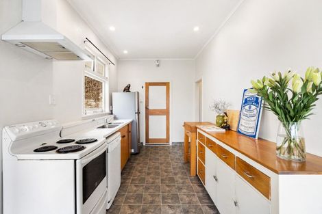 Photo of property in 51 Burns Road, Hospital Hill, Napier, 4110