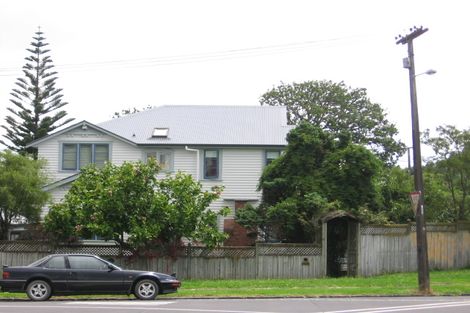 Photo of property in 19 Queensway, Three Kings, Auckland, 1024