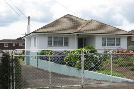 Photo of property in 4 Church Road, Mangere Bridge, Auckland, 2022