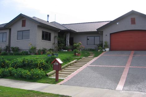 Photo of property in 70 Parnell Heights, Kelvin Grove, Palmerston North, 4414