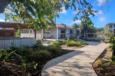 Photo of property in 2326 State Highway 16, Helensville, 0875