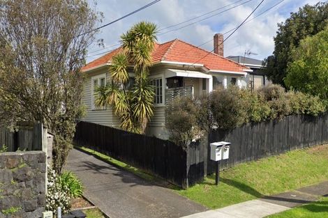 Photo of property in 140 Titirangi Road, New Lynn, Auckland, 0600