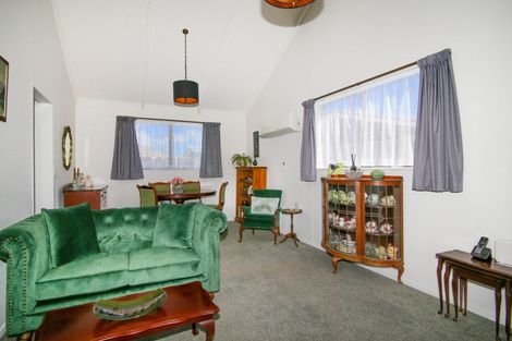 Photo of property in 16 Hunter Street, Westport, 7825