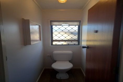 Photo of property in 2/10 Opaheke Road, Papakura, 2110