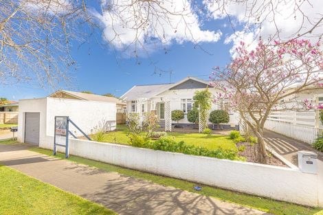 Photo of property in 4 Godwin Crescent, College Estate, Whanganui, 4500