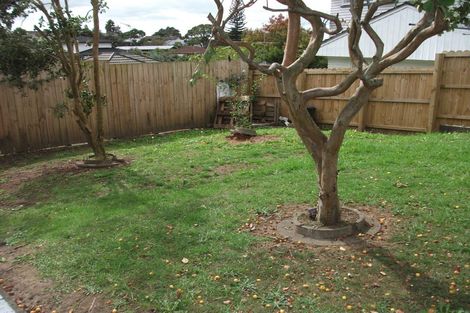 Photo of property in 116 Gossamer Drive, Pakuranga Heights, Auckland, 2010