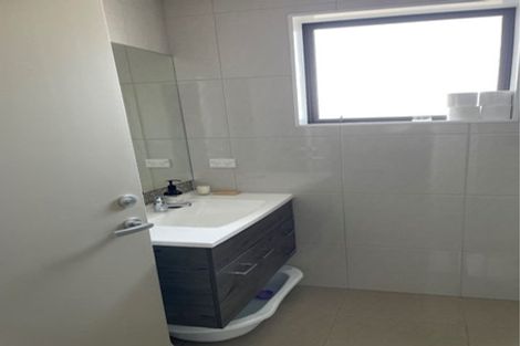 Photo of property in 221 Hobsonville Point Road, Hobsonville, Auckland, 0616