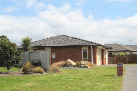 Photo of property in 14 Saint Kilda Place, Papamoa Beach, Papamoa, 3118