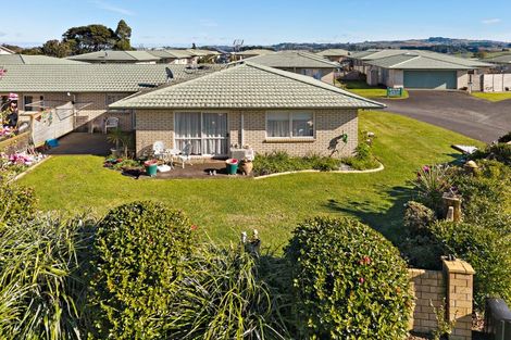 Photo of property in 4/8 Village Place, Tuakau, 2121