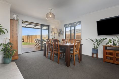 Photo of property in 22 Macdonald Heights, Feilding, 4702