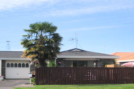 Photo of property in 100 Edgecumbe Road, Tauranga South, Tauranga, 3110