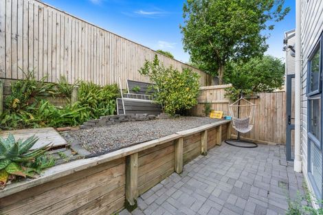 Photo of property in 7 Barnea Circle, Glen Eden, Auckland, 0602