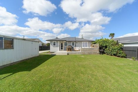 Photo of property in 8 Peters Avenue, Cloverlea, Palmerston North, 4412