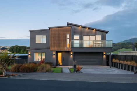 Photo of property in 52 Rangitahi Road, Raglan, 3225