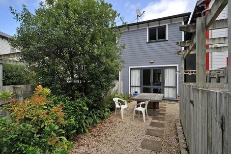 Photo of property in 164a Aro Street, Aro Valley, Wellington, 6021