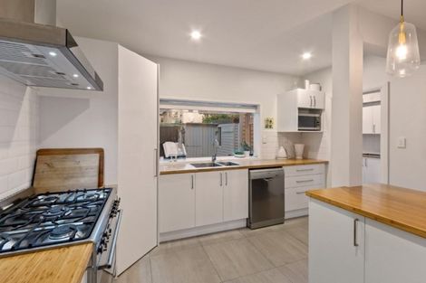 Photo of property in 28 Riverlaw Terrace, Saint Martins, Christchurch, 8022