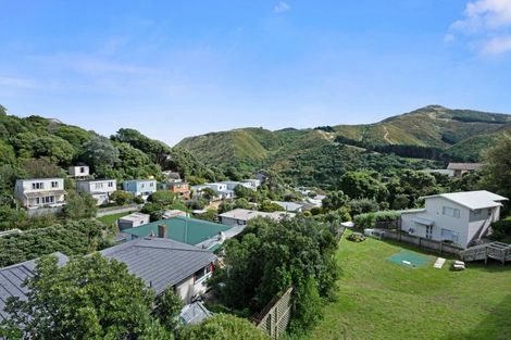 Photo of property in 1 Frobisher Street, Island Bay, Wellington, 6023