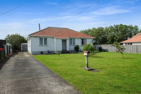 Photo of property in 10 Churchill Crescent, Foxton, 4814