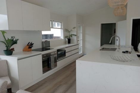 Photo of property in 57 Lawrence Crescent, Hillpark, Auckland, 2102