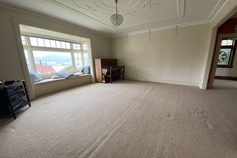 Photo of property in 57 The Crescent, Roseneath, Wellington, 6011