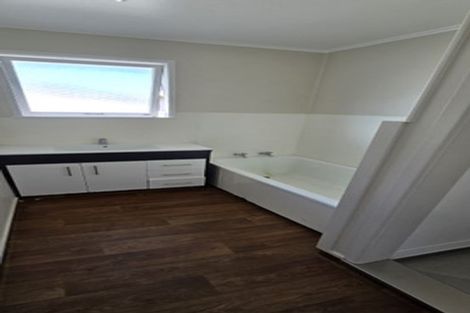 Photo of property in 12 Ruawai Road, Mount Wellington, Auckland, 1060