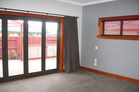 Photo of property in 70 Parnell Heights, Kelvin Grove, Palmerston North, 4414