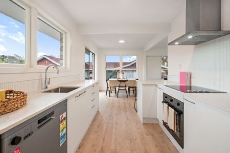 Photo of property in 42 Ray Small Drive, Pahurehure, Papakura, 2113