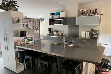 Photo of property in 22/2 Onslow Road, Khandallah, Wellington, 6035