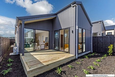 Photo of property in 29 Paretao Street, Massey, Auckland, 0614