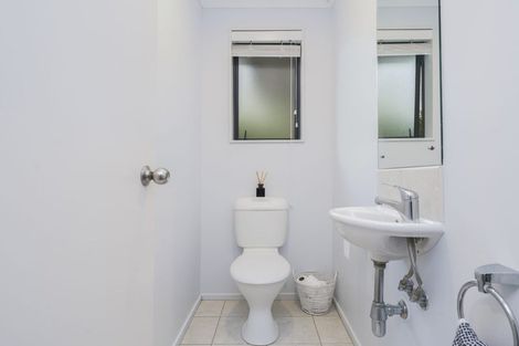 Photo of property in 21 Misty Valley Drive, Henderson, Auckland, 0612