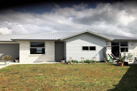 Photo of property in 49 Taioma Close, Papamoa, 3118