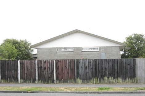 Photo of property in 104 Queenspark Drive, Parklands, Christchurch, 8083