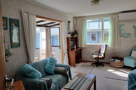 Photo of property in 4 Bella Grove, Naenae, Lower Hutt, 5011