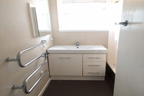 Photo of property in 19 Sunnynook Road, Forrest Hill, Auckland, 0620