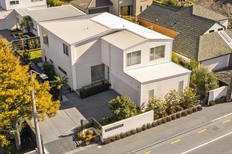 Photo of property in 17 Strowan Road, Strowan, Christchurch, 8052