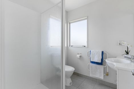 Photo of property in 1/24 Headcorn Place, Botany Downs, Auckland, 2010