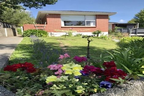 Photo of property in 1 Blue Mountains Road, Silverstream, Upper Hutt, 5019